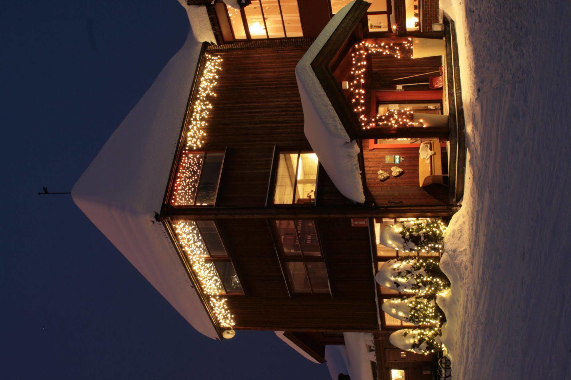 Lampeland Hotel Exterior foto